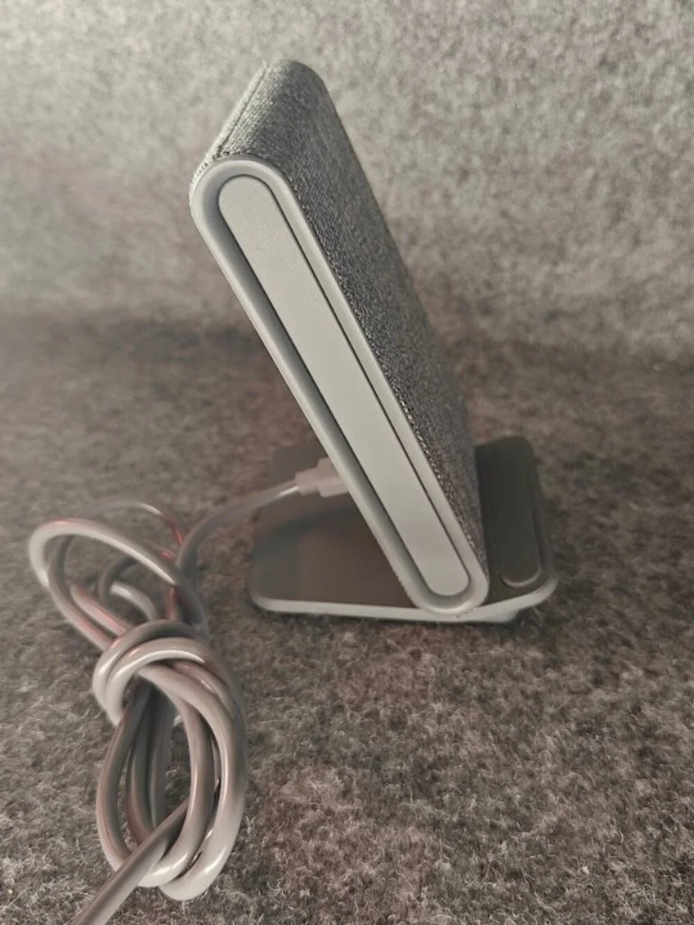 iOttie Wireless Fast Charging Stand PREOWNED CHWRIO104GR Qi Fast Charger